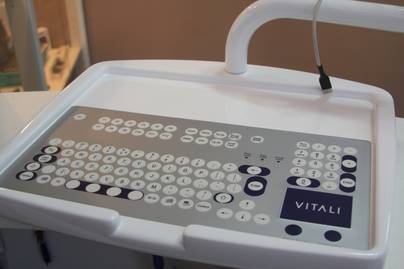 клавиатура стоматологического аппарата vitali Гравировка клавиатур - примеры наших работ