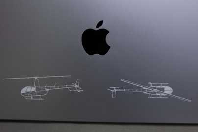 На корпусе Macbook Pro M2 фото №1 Гравировка клавиатур Apple - примеры наших работ