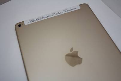 Золотистый iPad Air Гравировка iPhone - примеры наших работ