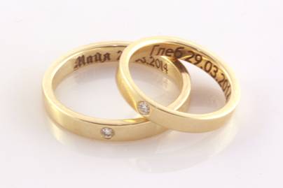 Золотые кольца с бриллиантами Гравировка на кольцах - примеры наших работ