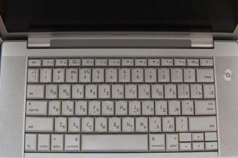 Macbook Pro 2006-2008 Гравировка клавиатур Apple - примеры наших работ
