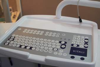 клавиатура стоматологического аппарата Гравировка клавиатур - примеры наших работ