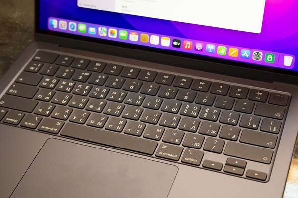 Русификация корейского Macbook Pro M2 Гравировка клавиатур Apple - примеры наших работ