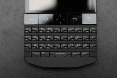 BlackBerry Porsche 9981 Гравировка клавиатур телефонов - примеры наших работ