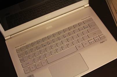 Ноутбук Acer с подсветкой клавиатуры Гравировка клавиатур - примеры наших работ