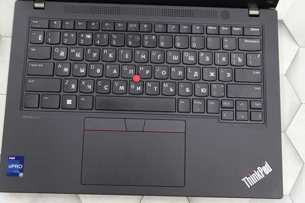 Перекрытие заводской русификации краской на ноутбуке Lenovo  - примеры наших работ