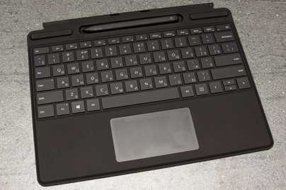 Русификация Surface Pro X Лазерная гравировка клавиатур Microsoft - примеры наших работ