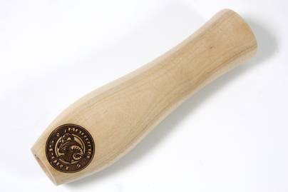Гравировка логотипа на деревянной ручке от скакалки Гравировка по дереву - примеры наших работ