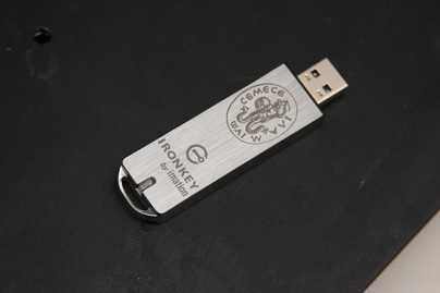 Флеш-карта Ironkey с криптографией Гравировка флешек - примеры наших работ