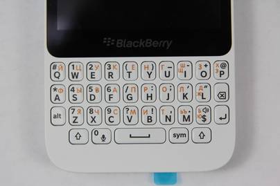 Blackberry Q5 - цветная гравировка Гравировка клавиатур телефонов - примеры наших работ