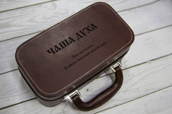 На чемодане  - примеры наших работ