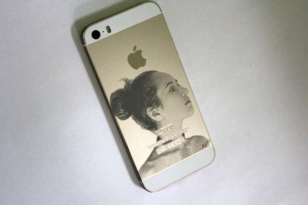 Фотогравировка на iPhone 5S Гравировка iPhone - примеры наших работ