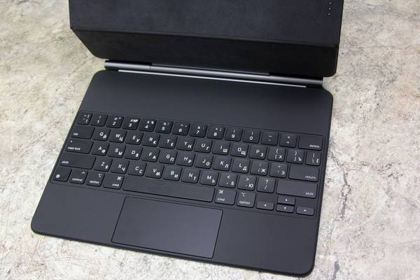 Русификация клавиатуры iPad Pro с подсветкой  - примеры наших работ