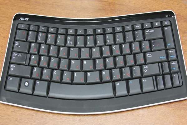 Цветная гравировка Лазерная гравировка клавиатур Microsoft - примеры наших работ