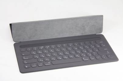 Добавляем русский шрифт на клавиатуру для iPad Pro Гравировка клавиатур Apple - примеры наших работ