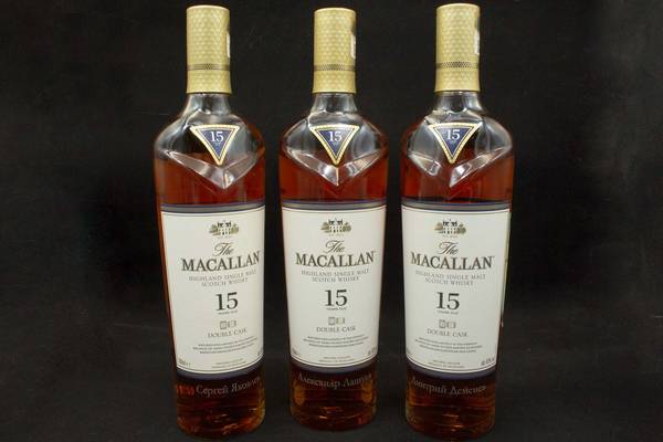 Нанесение имен на бутылки виски Macallan  - примеры наших работ