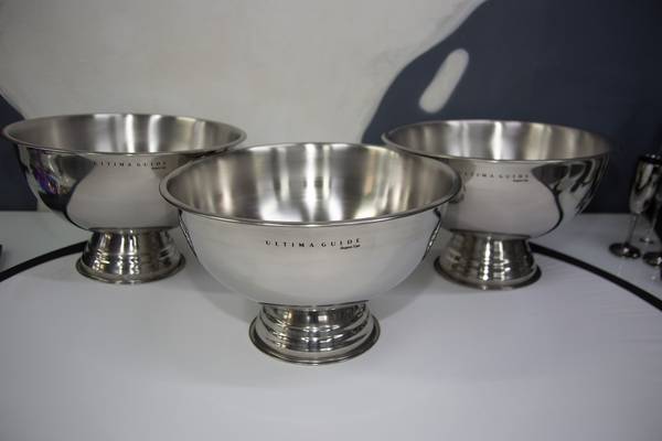 На массивных чашах  - примеры наших работ