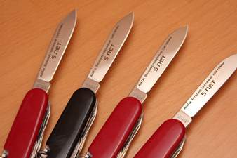 Серия ножей Victorinox Гравировка на ножах - примеры наших работ