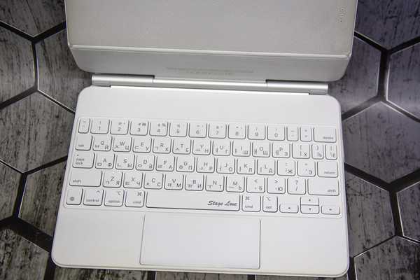 Клавиатура iPad из Южной Кореи с гравировкой на пробеле  - примеры наших работ