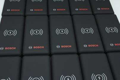 Печать логотипа Bosch на внешних аккумуляторах Ультрафиолетовая печать - примеры наших работ