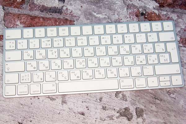 Русский язык на Apple Magic Keyboard из Индии Гравировка клавиатур Apple - примеры наших работ